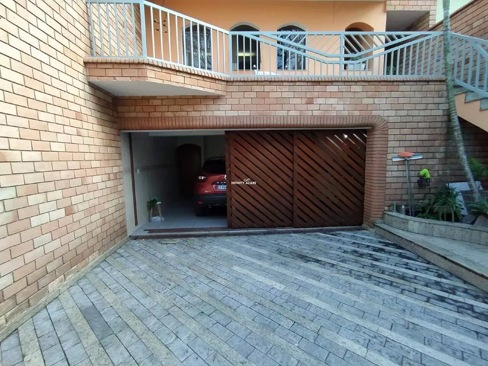 Casa à venda com 5 quartos, 360m² - Foto 1