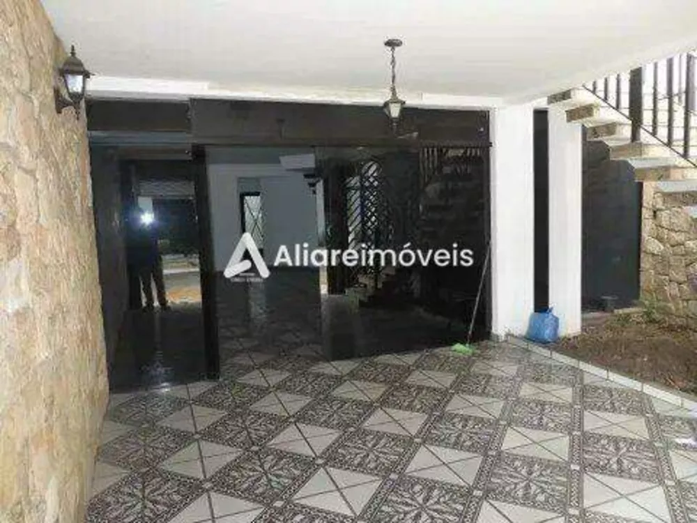 Casa à venda com 3 quartos, 354m² - Foto 1