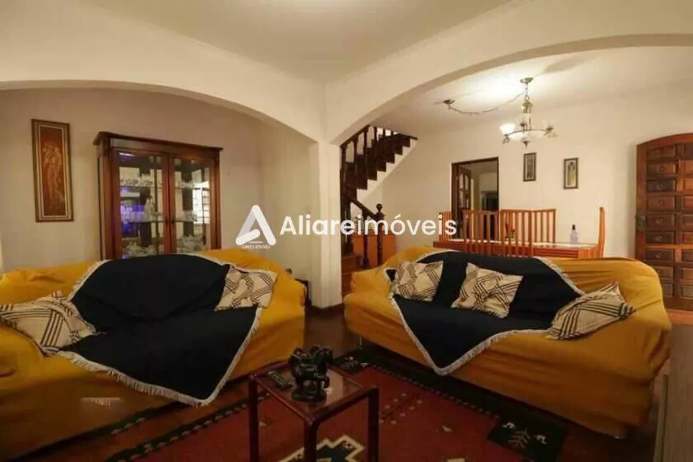 Casa à venda com 5 quartos, 186m² - Foto 2