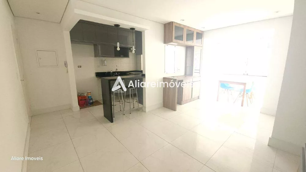 Apartamento à venda com 2 quartos, 60m² - Foto 1