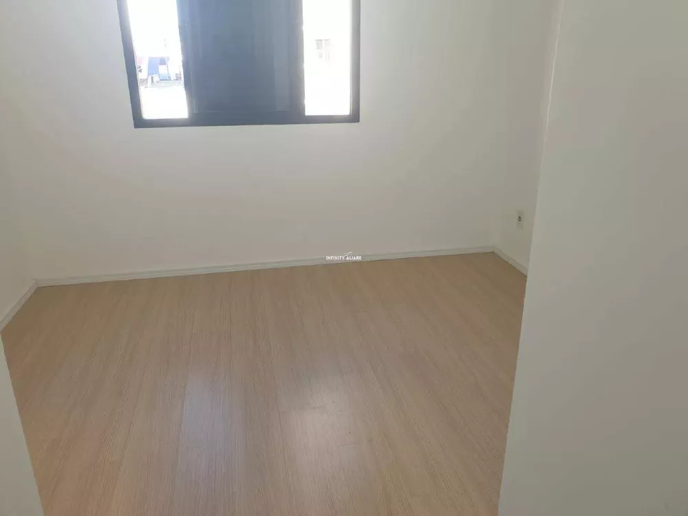 Apartamento à venda com 3 quartos, 70m² - Foto 2