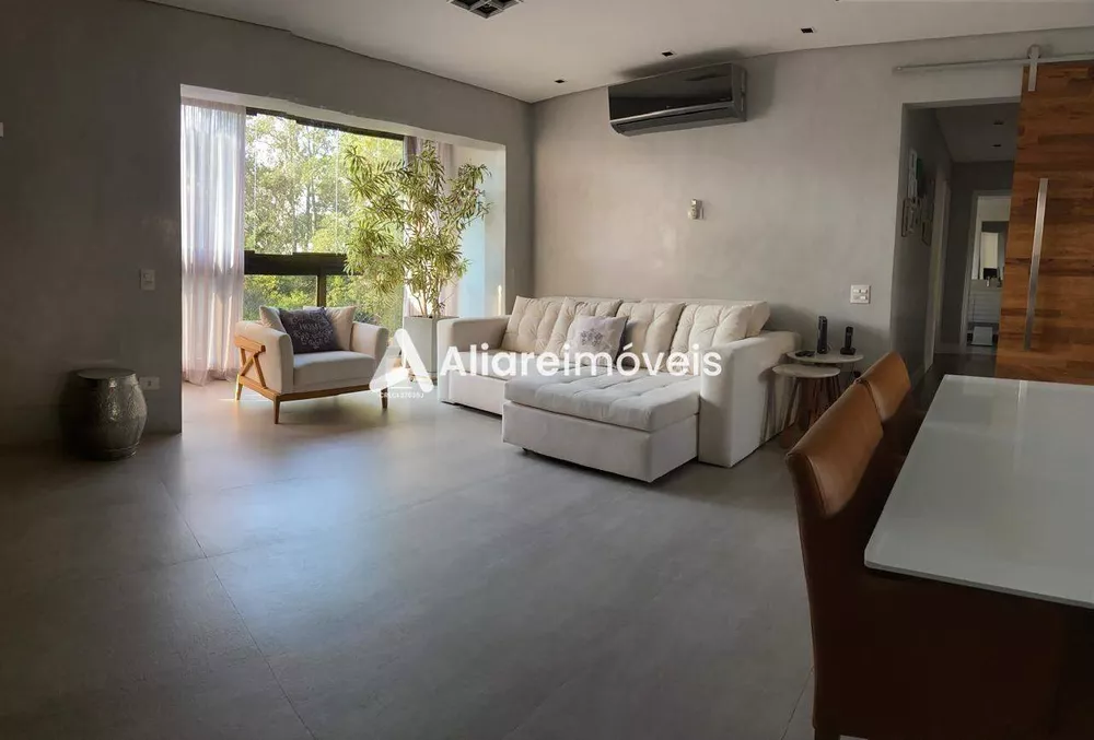 Apartamento à venda com 3 quartos, 134m² - Foto 1