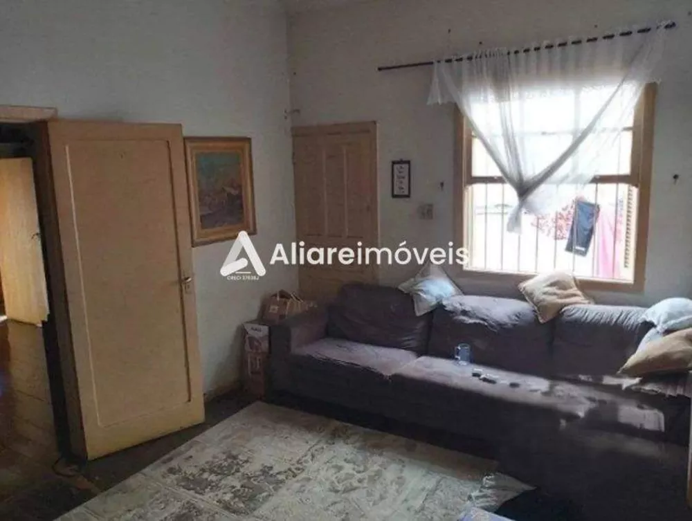 Casa à venda com 3 quartos, 210m² - Foto 1