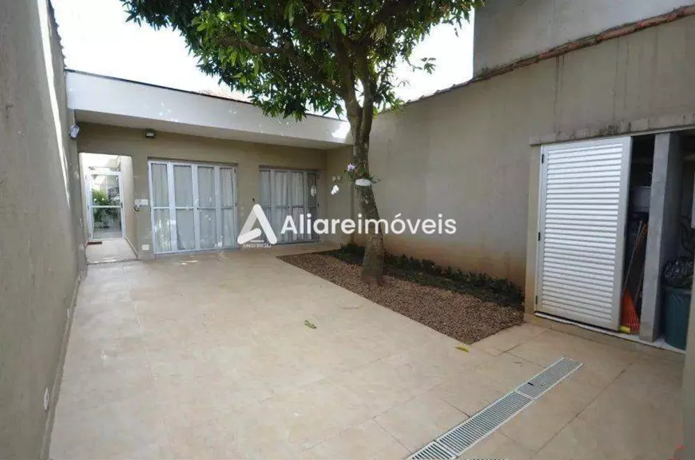 Casa à venda com 3 quartos, 265m² - Foto 3