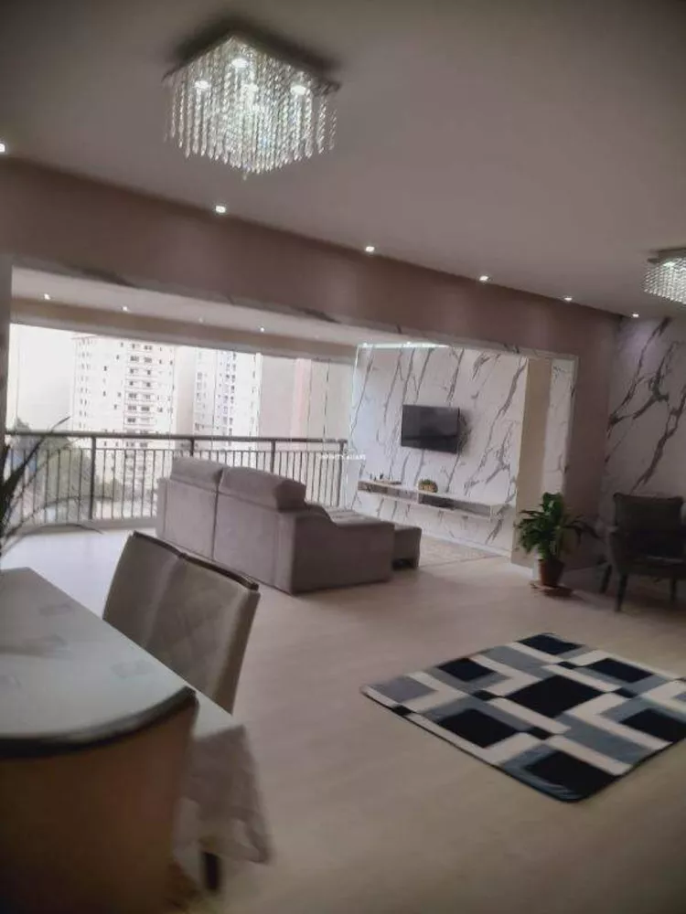 Apartamento à venda com 3 quartos, 135m² - Foto 1