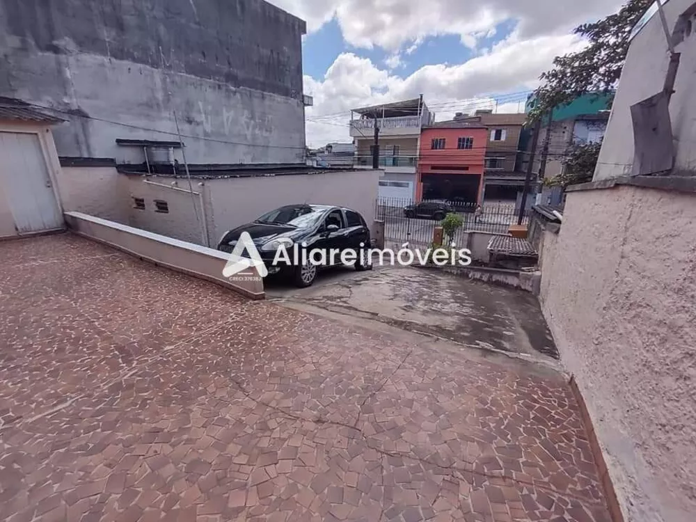 Casa à venda com 2 quartos, 138m² - Foto 1
