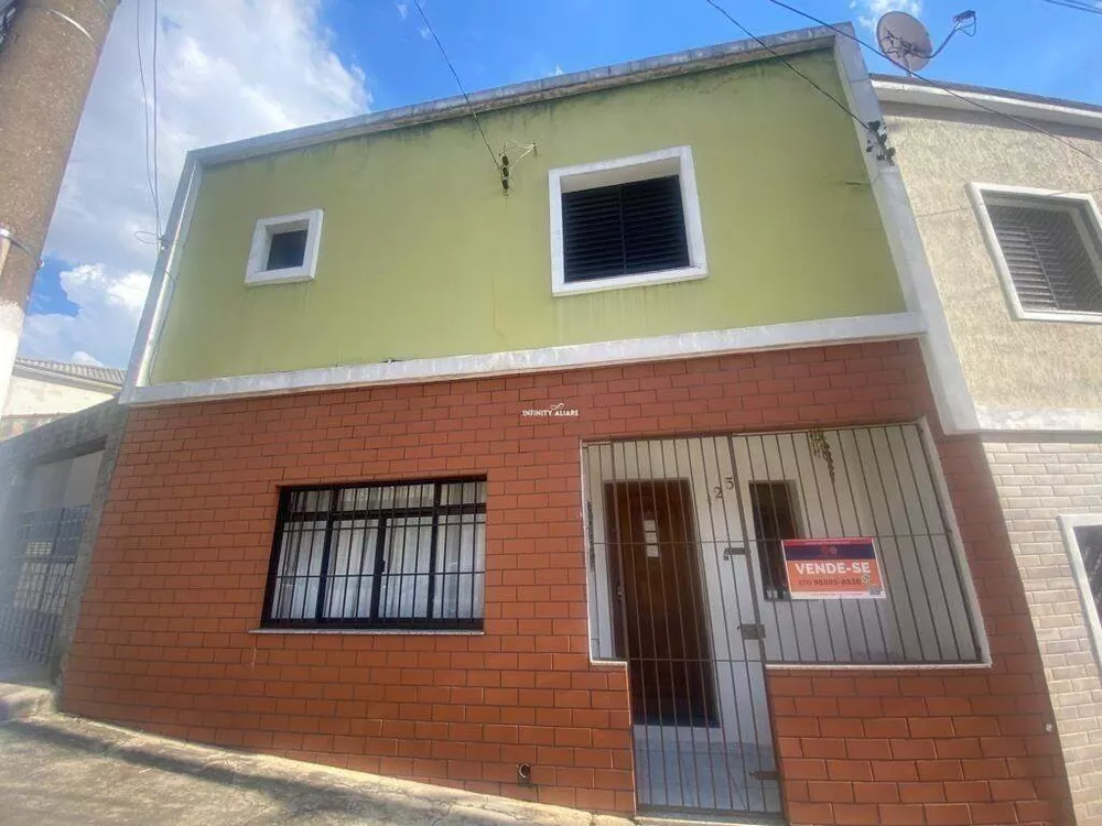 Casa à venda com 2 quartos, 100m² - Foto 1