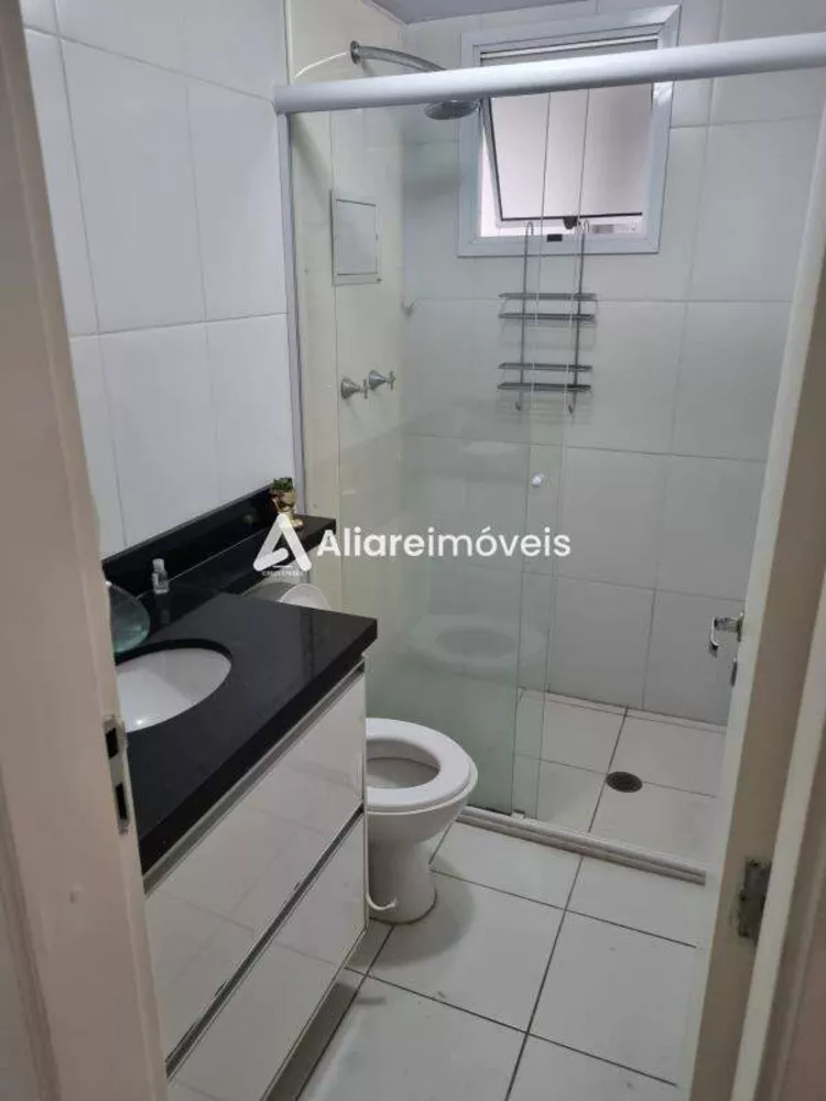 Apartamento à venda com 3 quartos, 61m² - Foto 2