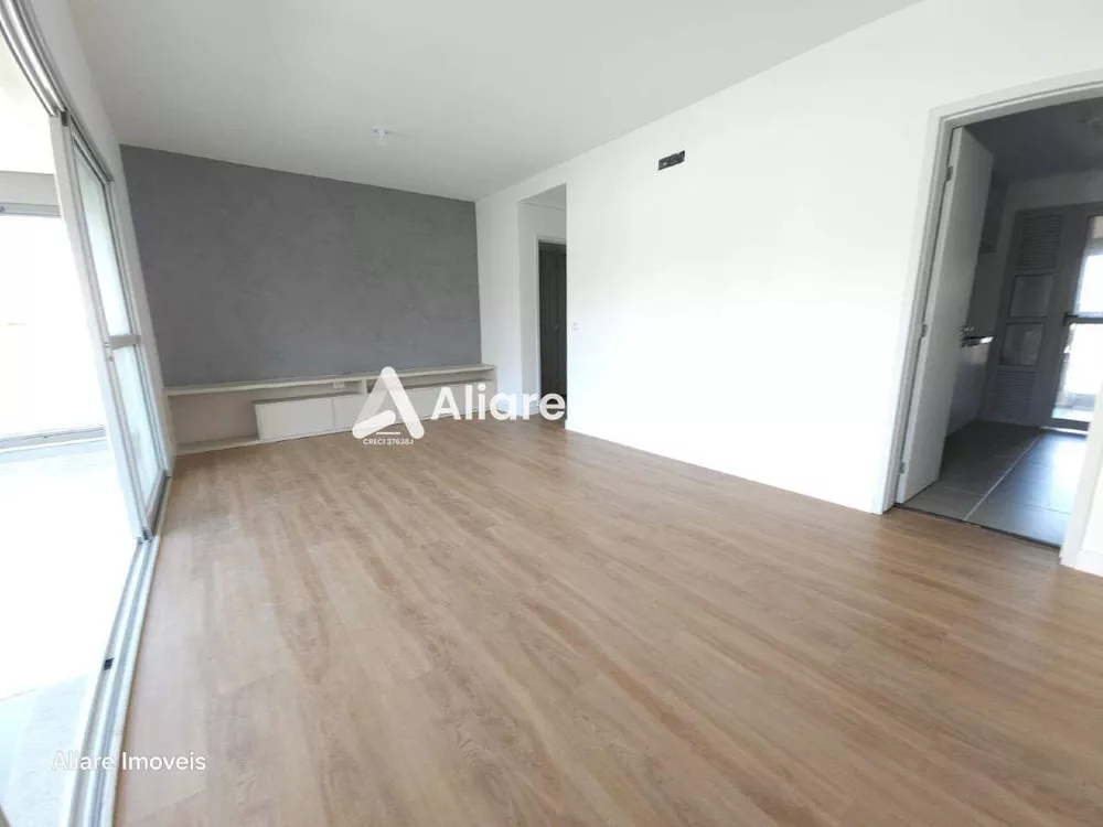 Apartamento para alugar com 3 quartos, 116m² - Foto 2