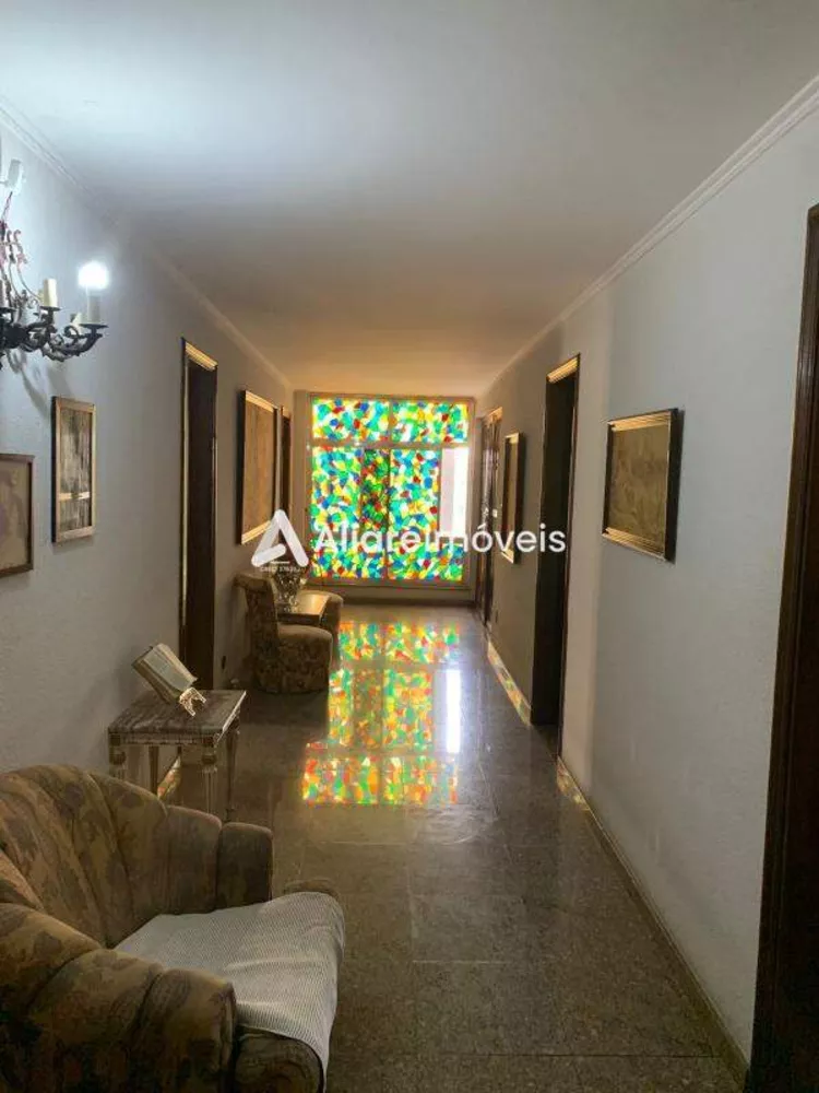 Casa à venda com 5 quartos, 750m² - Foto 2