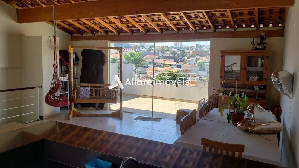 Casa à venda com 3 quartos, 260m² - Foto 1