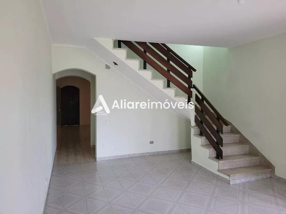 Casa à venda com 3 quartos, 180m² - Foto 4