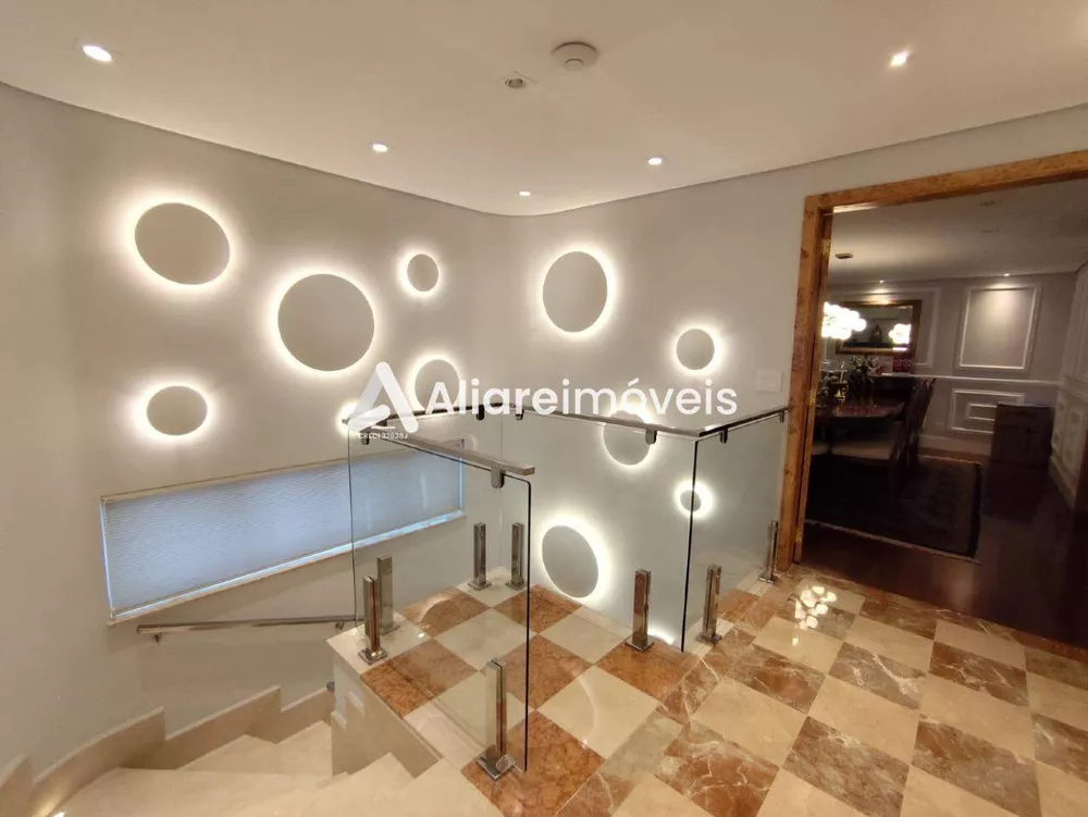 Apartamento, 3 quartos, 240 m² - Foto 1