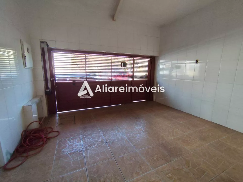 Casa à venda com 3 quartos, 175m² - Foto 2