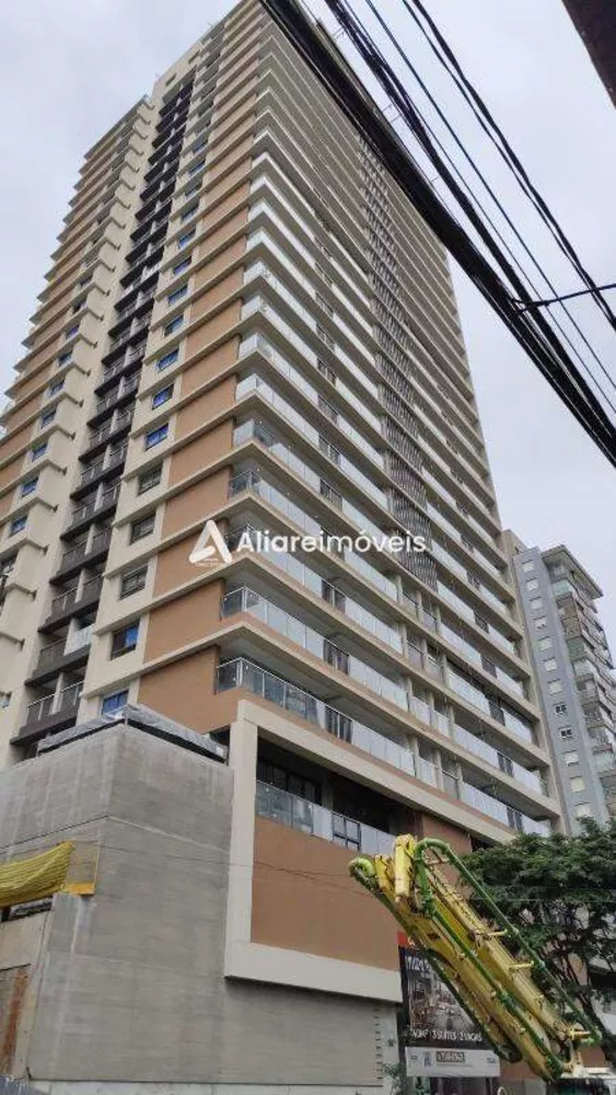 Apartamento à venda com 3 quartos, 141m² - Foto 1