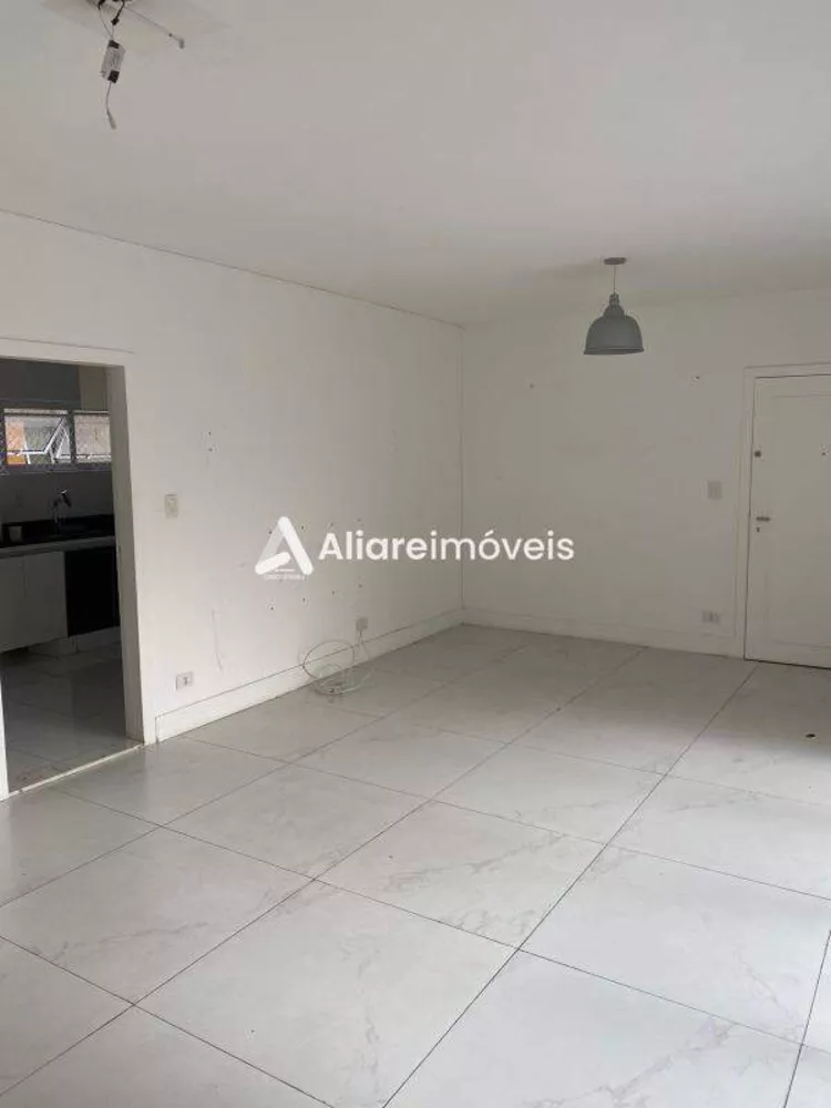 Apartamento à venda com 3 quartos, 115m² - Foto 2