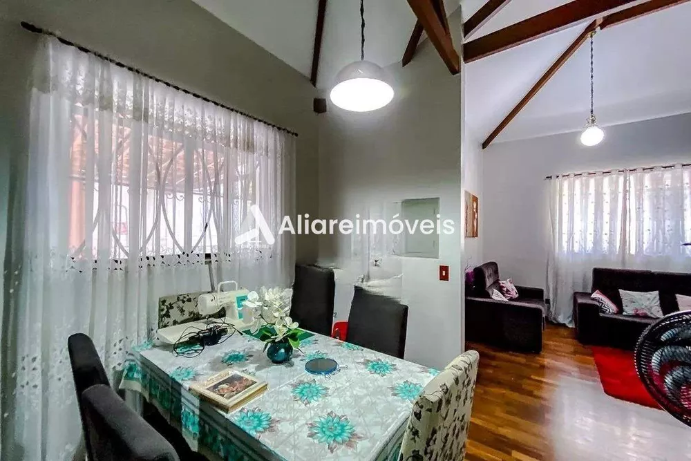 Casa à venda com 4 quartos, 270m² - Foto 5