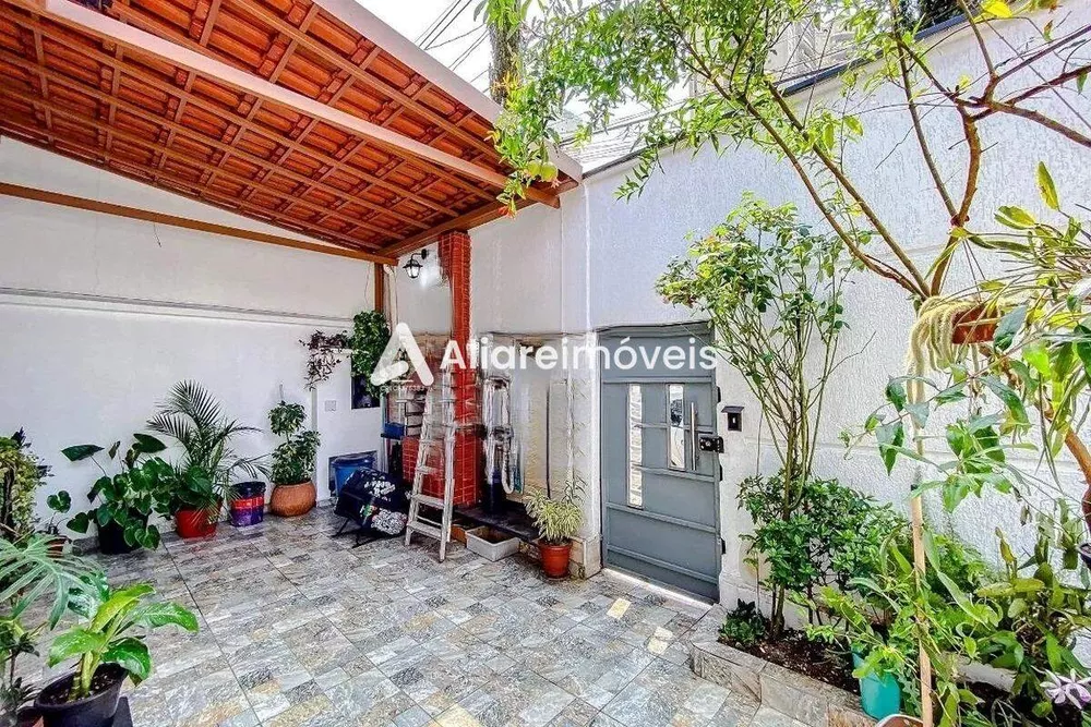 Casa à venda com 4 quartos, 270m² - Foto 2