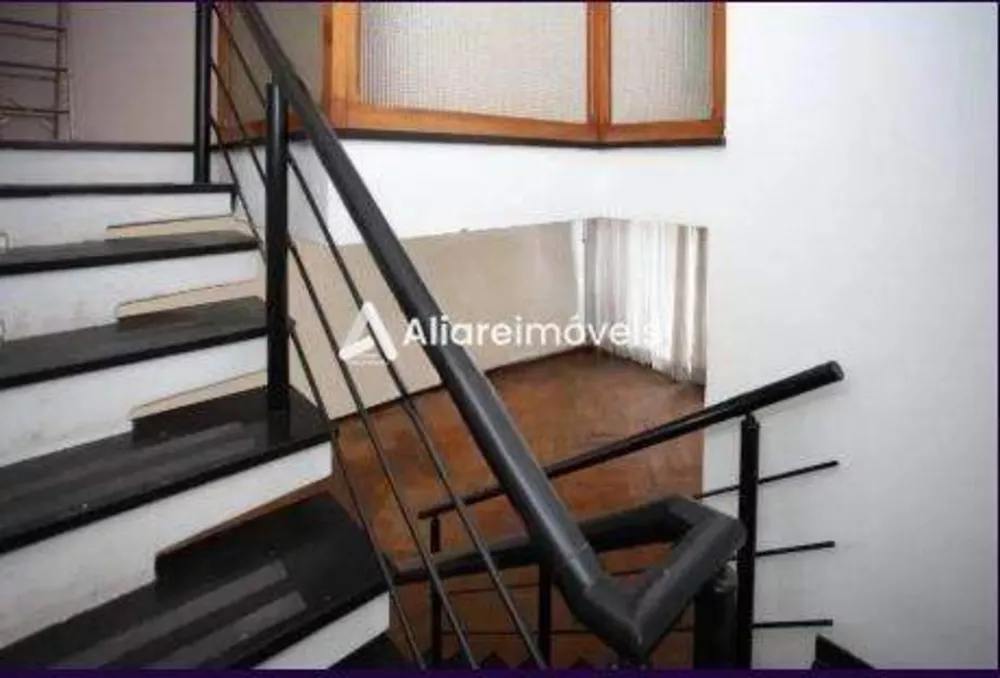 Casa para alugar com 3 quartos, 238m² - Foto 4