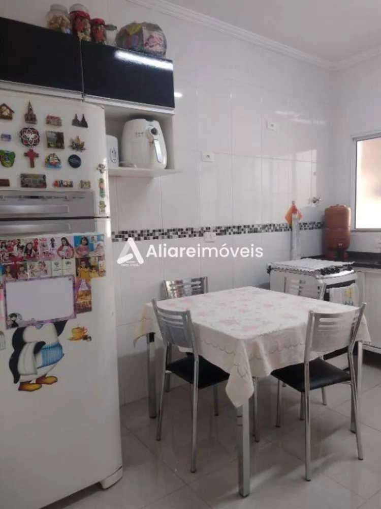 Casa à venda com 2 quartos, 120m² - Foto 4