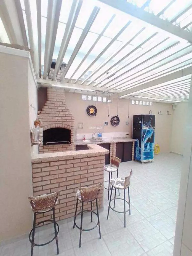 Casa à venda com 4 quartos, 192m² - Foto 1