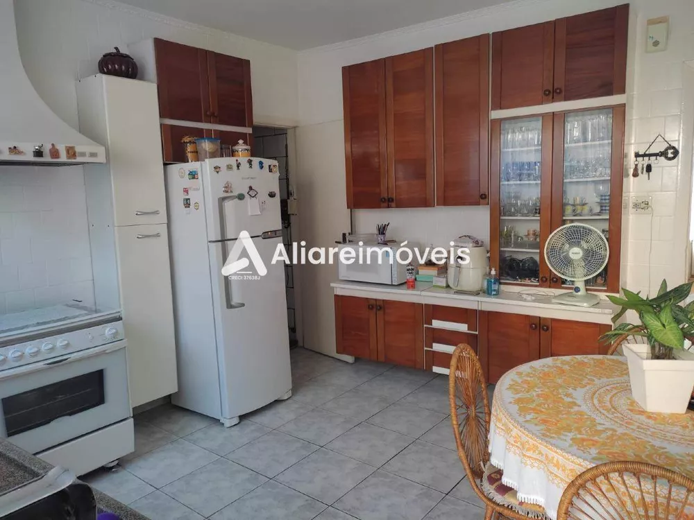 Casa à venda com 3 quartos, 75m² - Foto 4