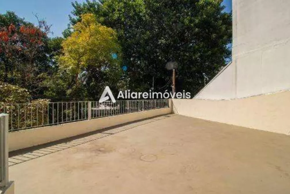 Casa à venda com 5 quartos, 356m² - Foto 2