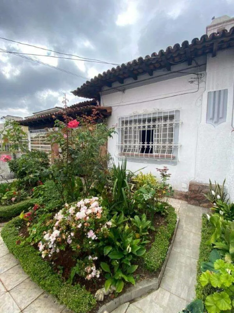 Casa para alugar com 3 quartos, 280m² - Foto 1