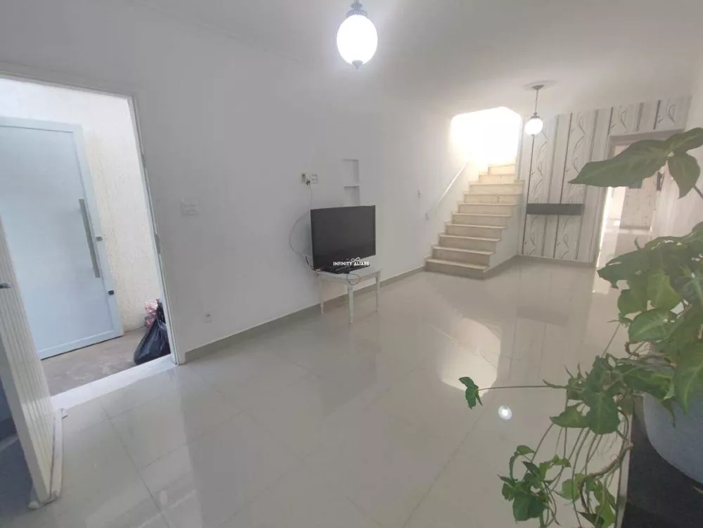 Casa à venda com 5 quartos, 230m² - Foto 4