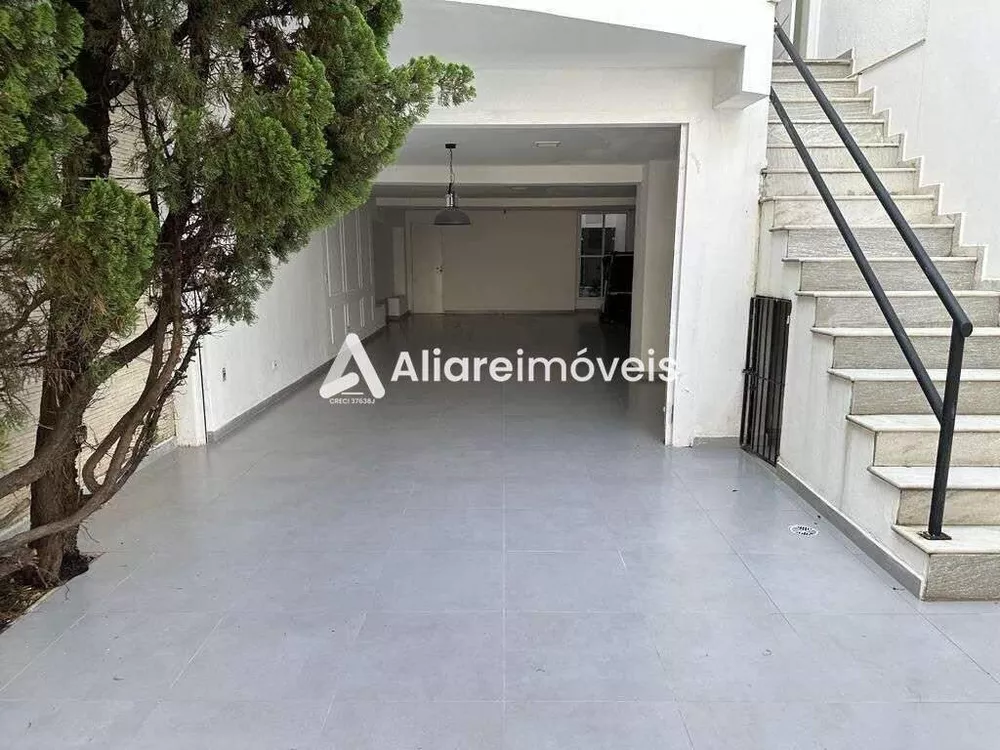 Casa para alugar com 3 quartos, 330m² - Foto 4