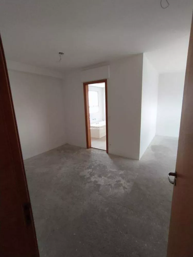 Apartamento à venda com 4 quartos, 224m² - Foto 7