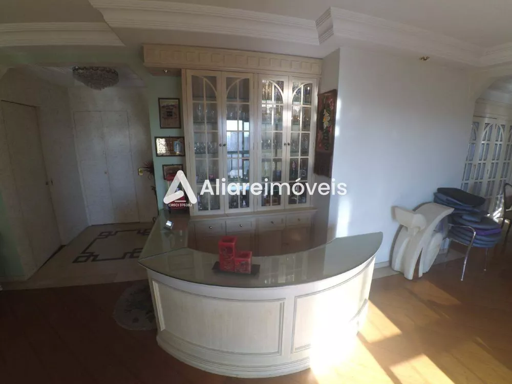 Apartamento à venda com 3 quartos, 250m² - Foto 2