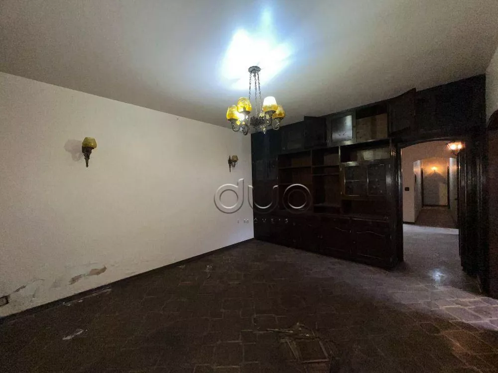 Casa à venda com 3 quartos, 287m² - Foto 2