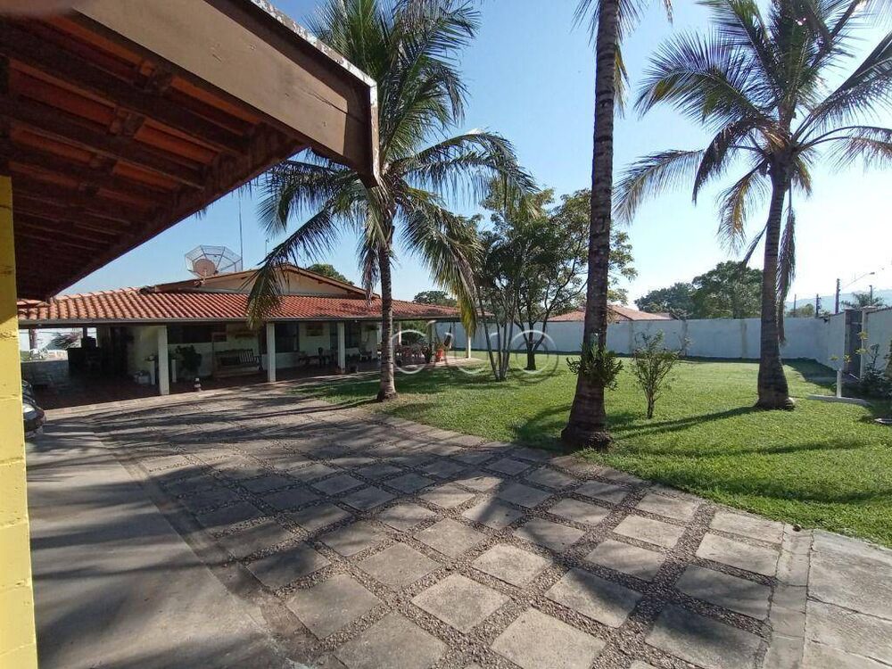 Chácara, 4 quartos, 2572 m² - Foto 1