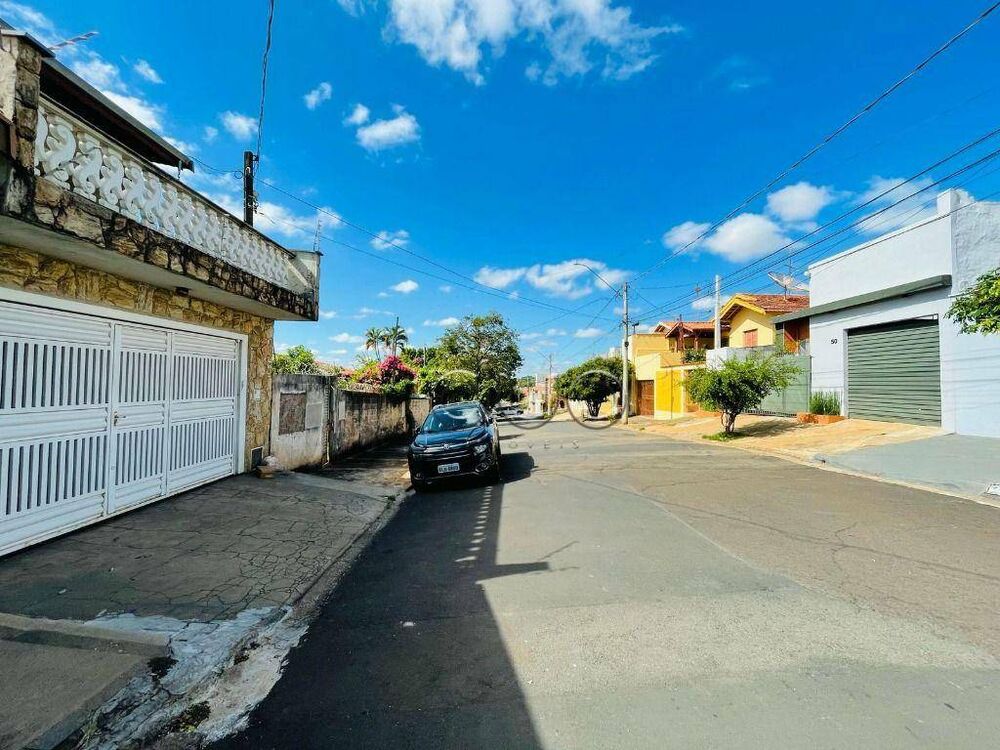 Casa à venda com 3 quartos, 189m² - Foto 1