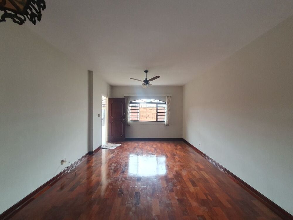 Casa à venda com 4 quartos, 147m² - Foto 4