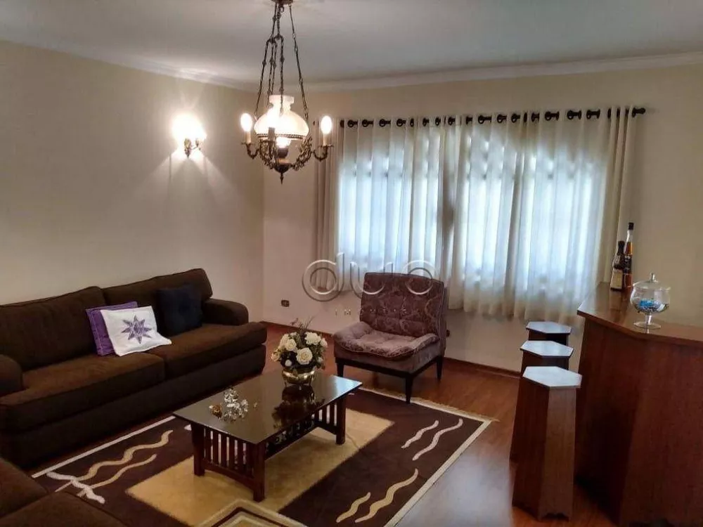 Casa, 3 quartos, 252 m² - Foto 1