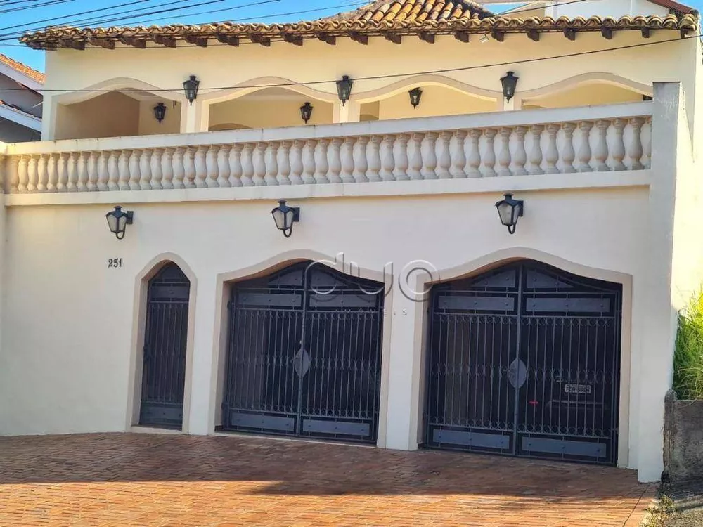 Casa, 3 quartos, 252 m² - Foto 2