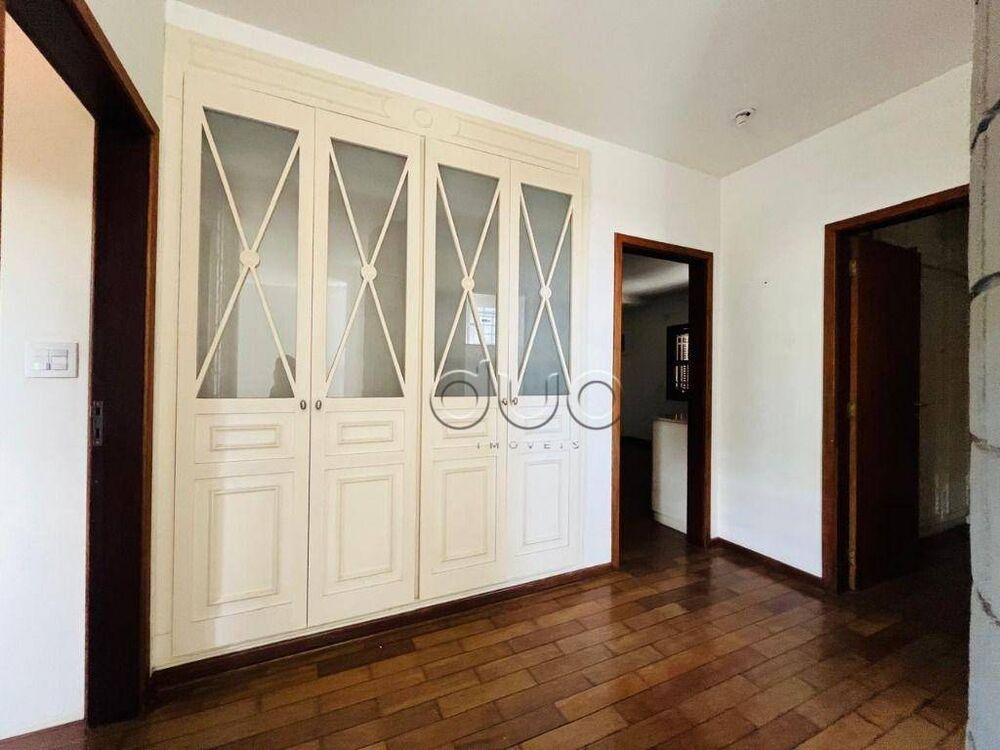 Casa, 3 quartos, 236 m² - Foto 1