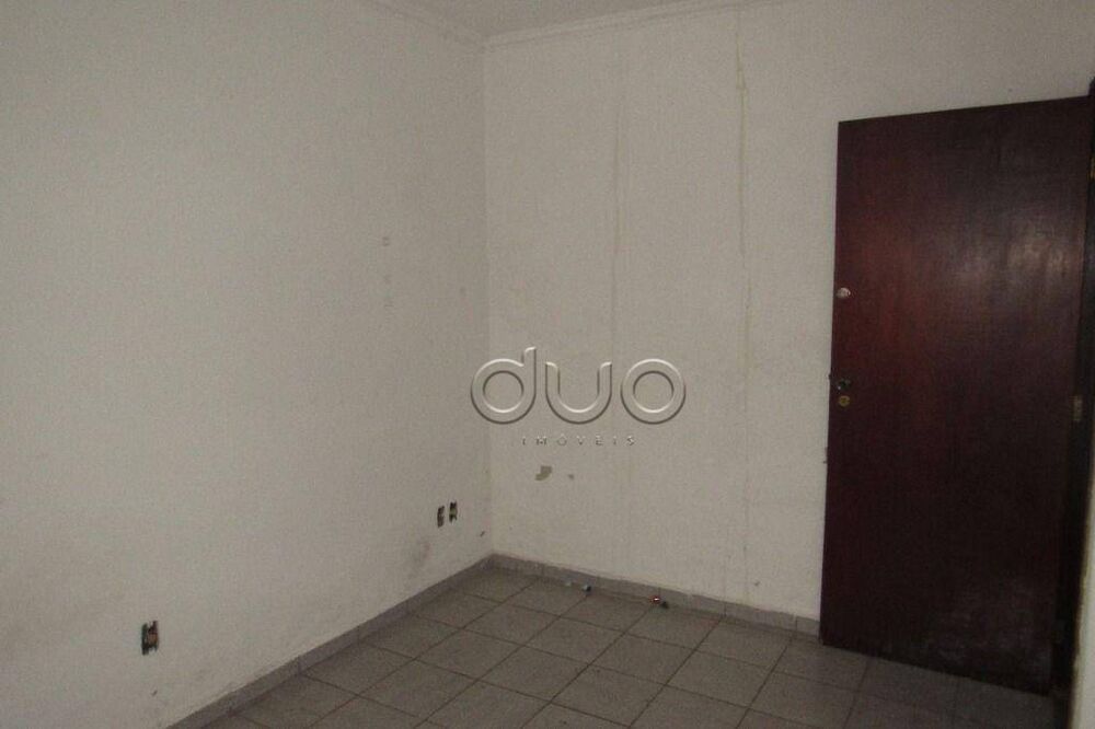 Casa à venda e aluguel com 3 quartos, 120m² - Foto 2