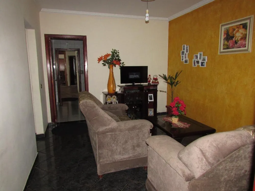 Casa, 3 quartos, 219 m² - Foto 2