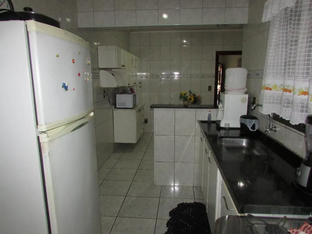 Casa, 3 quartos, 219 m² - Foto 4