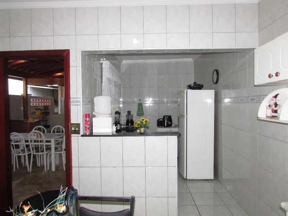 Casa, 3 quartos, 219 m² - Foto 3