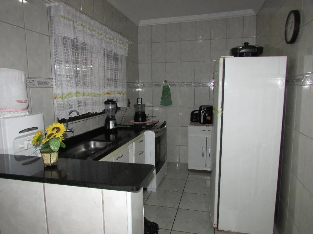 Casa, 3 quartos, 219 m² - Foto 1