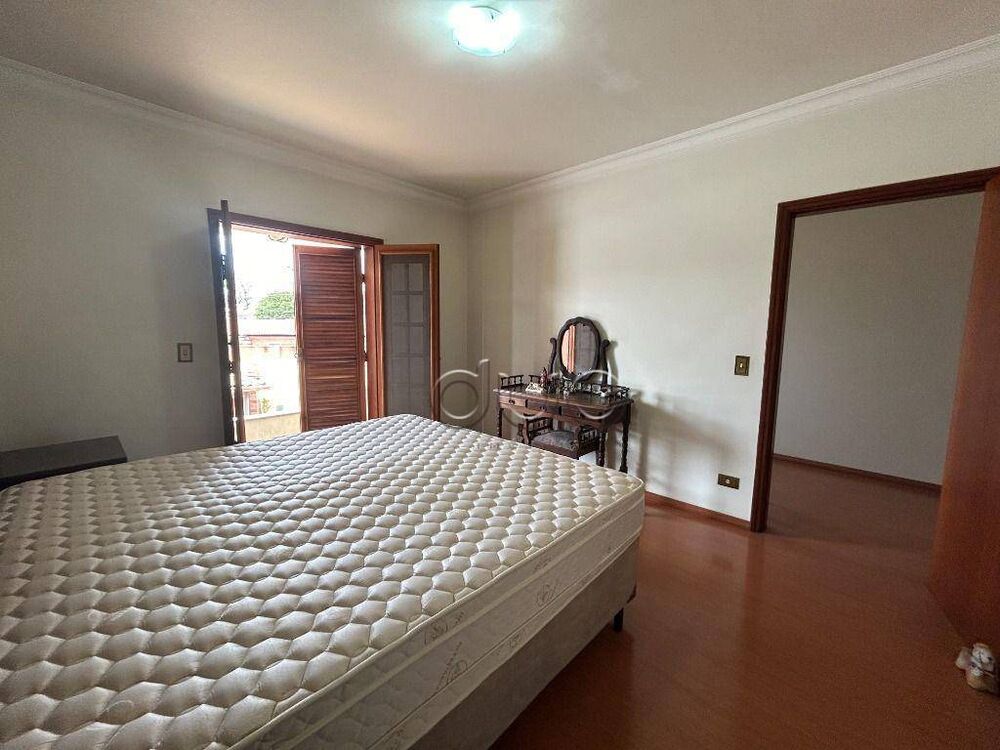 Casa, 3 quartos, 235 m² - Foto 2