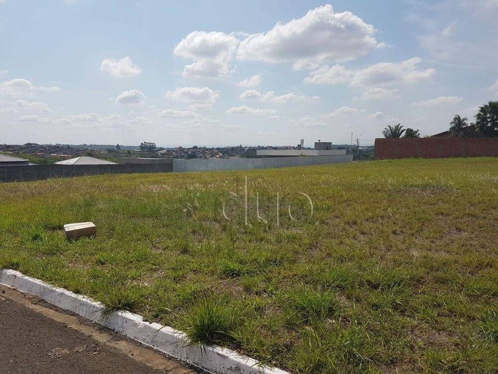 Loteamento e Condomínio, 1000 m² - Foto 1