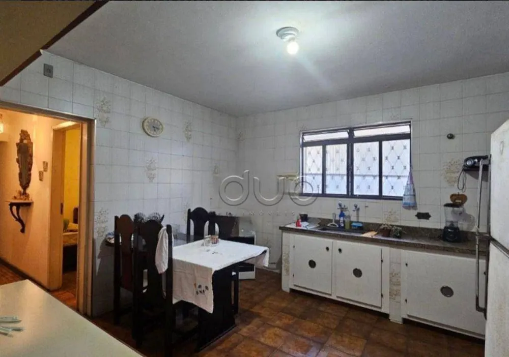 Casa, 3 quartos, 194 m² - Foto 2