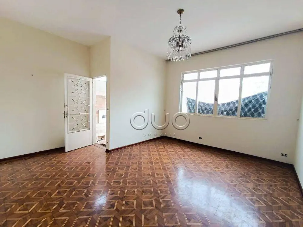 Casa, 3 quartos, 232 m² - Foto 1