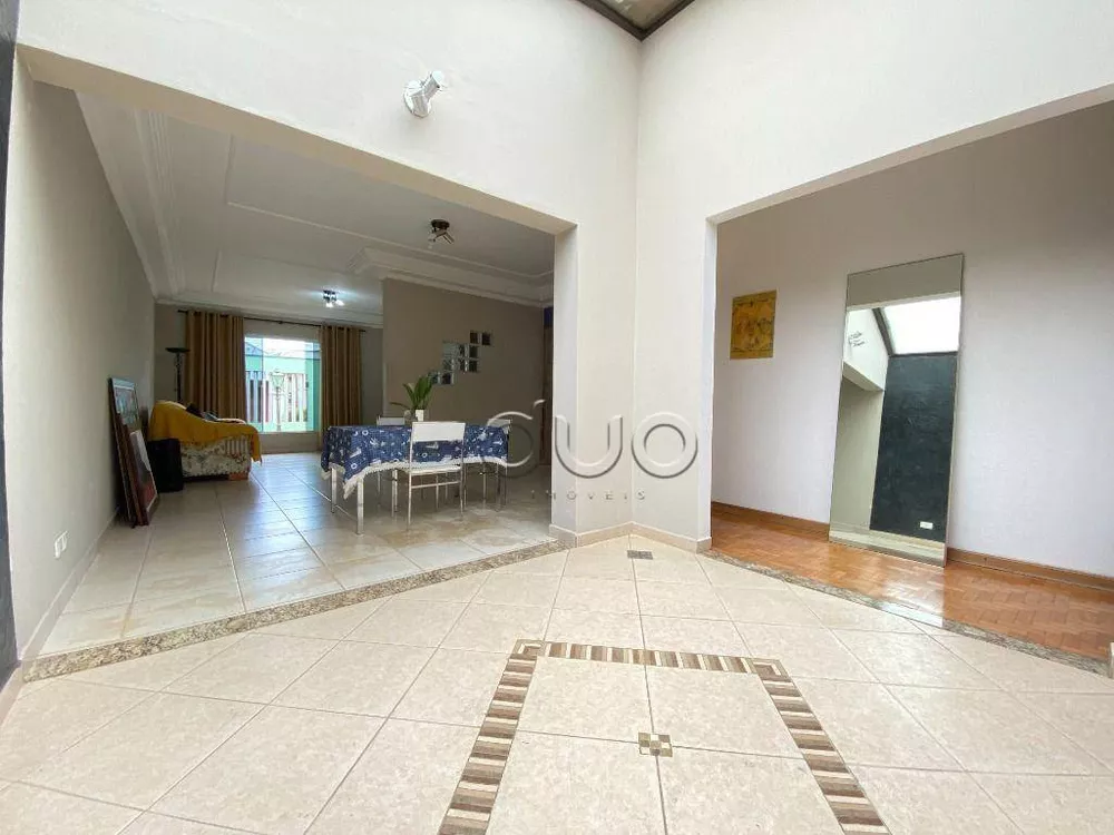 Casa à venda com 4 quartos, 183m² - Foto 1