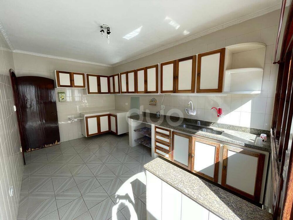 Casa à venda com 3 quartos, 256m² - Foto 7